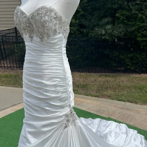 NWT Maggie Sottero Bridal Gown Strapless Diamond White Satin Size 8 - Picture 14 of 15